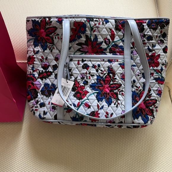 COPY - NWT Vera Bradley Tote With RFID Wallet in Vineyard Floral - Picture 10 of 14